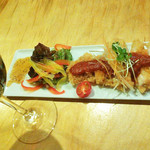 季節料理　日和 - 鶏カツのピリ辛トマトソースがけ