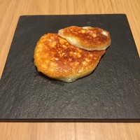 中目黒いぐち 麻布十番店 - 焼きチーズカチョカバロ