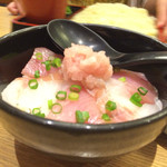 Nanauo - まぐろと地魚の海鮮ゴマ茶漬け　690円