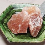 Sendai Gyuu To Wafuu Koshitsu Suteiki Kojirou - アンデス産の岩塩