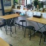 プーレ スープ ファクトリー - 小さな折り畳みテーブルが３卓