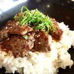 佐賀カントリー倶楽部 レストラン - ステーキ丼の下に（加工肉）って書いてあるのがなんとも潔いｗ