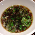 中華soba いそべ - つけ麺のつけ汁 ワザと酸味を立たせたつけ汁で柚子の風味が仄かに香る