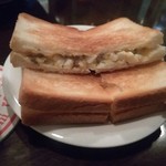 ホワイトラベル - 今日の玉子サンドはハーブ入り〜♪