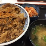 吉野家 - 牛丼、キムチ、味噌汁