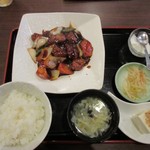 居酒屋 蘭ちゃん - ランチの黒酢酢豚・定食