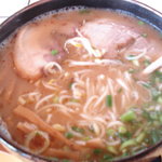 おにぐちラーメン - チャーシューがでかいです！