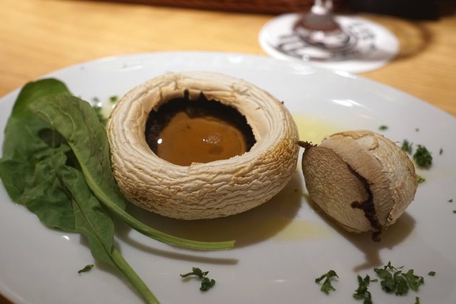 マッシュルームトーキョー Mushroom Tokyo 明治神宮前 西洋各国料理 その他 ネット予約可 食べログ