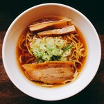 麺屋やまひで - アサリエキスを加えたコクのある醤油ラーメン