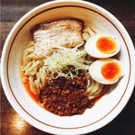 麺屋やまひで - こだわりのゴマダレを使って甘辛く仕上げた坦々まぜそば！(細麺・太麺からチョイス)