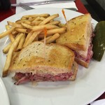 CJ's New York Style Delicatessen - Ｈ28.06.15 ルーベン ・ サンドイッチ「パストラミ ・ ルーベン」