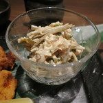 銀座 あまくさ 青山外苑 - 付け合せのゴボウサラダには、甘党大王のササミ入り