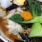 なにや - 2016年4月　ワンタン麺900円