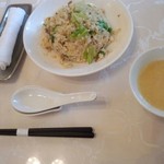 四川 - 今回オーダーしたレタスチャーハンとコーン玉子スープ