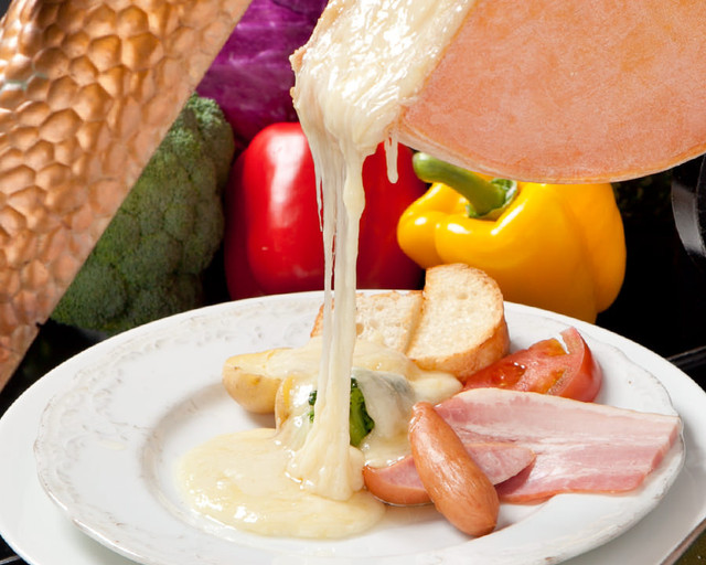 湯島天神横ラクレットグリル チーズ料理＆スイスワインのお店