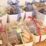 菓子工房 カトルカール - 料理写真:自慢の焼き菓子はご予算でお詰めします