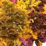 ダルバート食堂 - 青唐辛子アチャールと赤唐辛子と花椒のアチャールを加えて、スパイス感増量