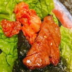 焼肉 大金 - サンチュに韓国海苔、キムチ、味噌、そしてカルビ…最高過ぎます。