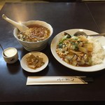 中国料理 上海一家 - ランチ　中華丼 半そばセット￥800（2016）