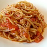 鶏肉とトマトのペペロナータ