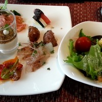 Dining & Bar TENQOO - 前菜ビュッフェを盛り合わせてみました
