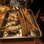 新世界おやじの串や - 串揚げのいろいろ