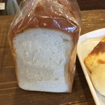 ベーカリー ブルベア - 食パン