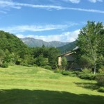 別邸 仙寿庵 - 今朝は旅館の庭から谷川連峰がよく見えます