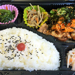 うちのごはん - 日替弁当：豚肉ビビンバ焼肉風、ごはん大盛。（税込500円）