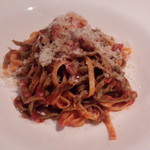 トマトソースパスタ