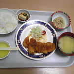 Kafeteria Shokusaikan - 肥後遊び豚（トンカツ定食）