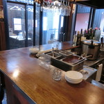 肉バル×ワイン酒場 東京食堂 - カウンター席がございます