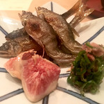 まき村 - 2016/5_琵琶湖の稚鮎塩焼き イチジク 刻み青唐辛子
