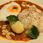 Cat Cafe てまりのおうち - 目玉焼きのっけキーマカレー