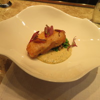 Jean-Georges Tokyo - 真鱈のフリット、グリンピース 半熟玉子のグリビッシュ・ソース1