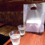 アテスウェイ - 吉祥寺の喫茶店で一休み。ウォーター＆ウォーター。