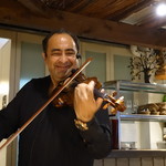 カナルカフェ - バイオリニストによる生演奏