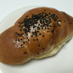 ヒヨシヤ - 塩あんぱん140円