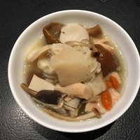 御膳房 銀座店 - 雲南キノコ地鶏火鍋