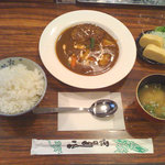 カレーハウス ココット - 爆発的人気のカレー煮込みハンバーグ定食￥６５０