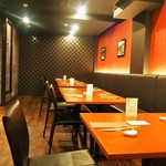 中菜Labo.朝陽 - 店内（テーブル席）
