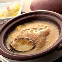三陸産あわび姿と国産ふかひれ姿の煮込み(小）