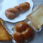 Atsumibekari - 三色パン、トライアングル？、ねじりドーナツ、特製ラスク