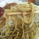 立川マシマシ - 麺アップ