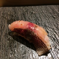 SUSHI TOKYO TEN、 新宿ニュウマン店 - イサキ