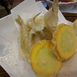 旬魚菜 しら川 - シロギス天ぷら　ズッキーニ