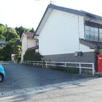 にわのにわとり - 町駐車場は郵便ポストが目印です