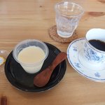 にわのにわとり - プリン200円コーヒー300円