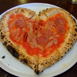 トラットリア ナティーボ - 生ハムとサラミのピザ（チーズ抜き）