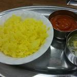 サリサラマ - カレー２種類のセット。ライスは少なめにしてます。